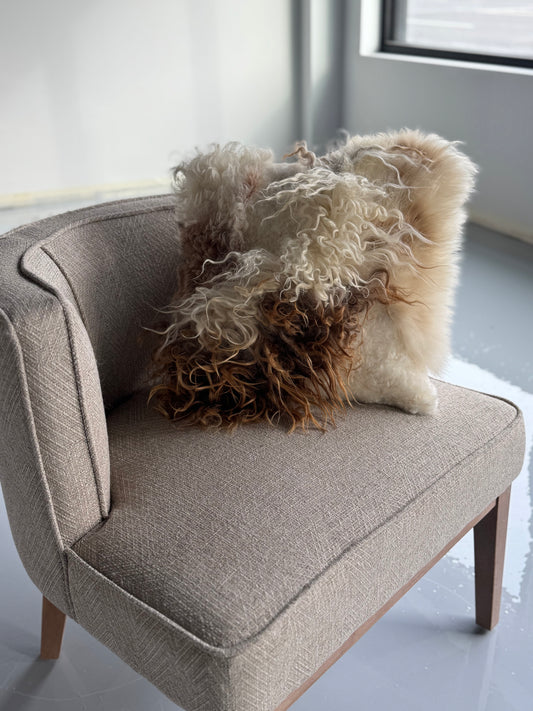 Mélange Sheepskin Pillow, curly wool