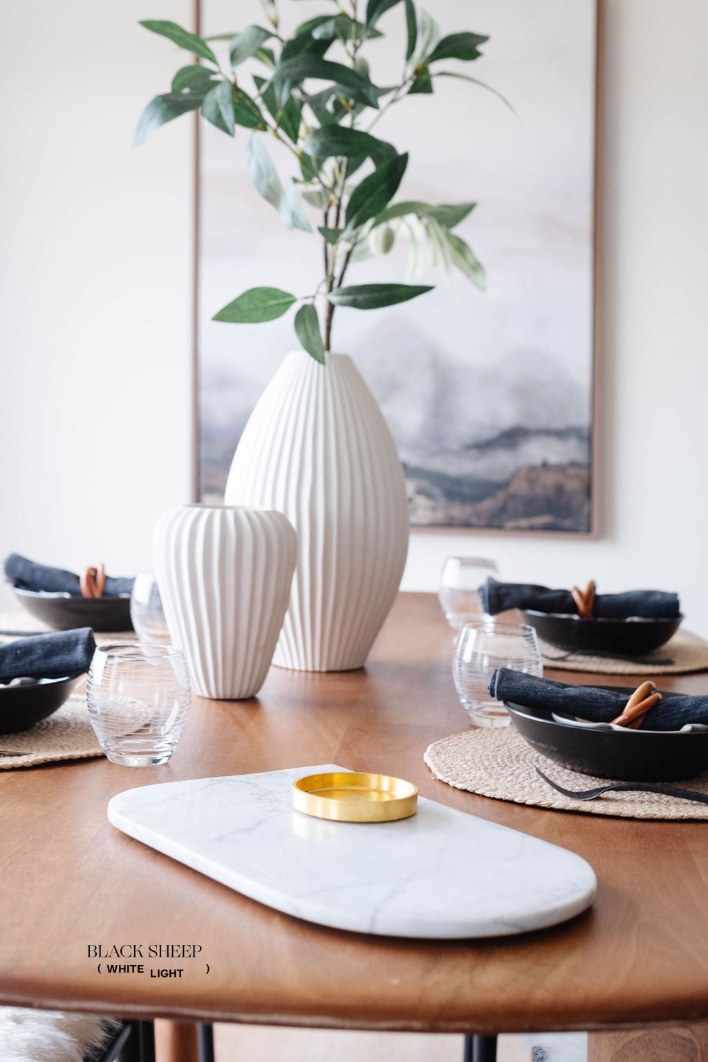 Bianco Carrara Marble Serving Tray - Black Sheep (White Light)