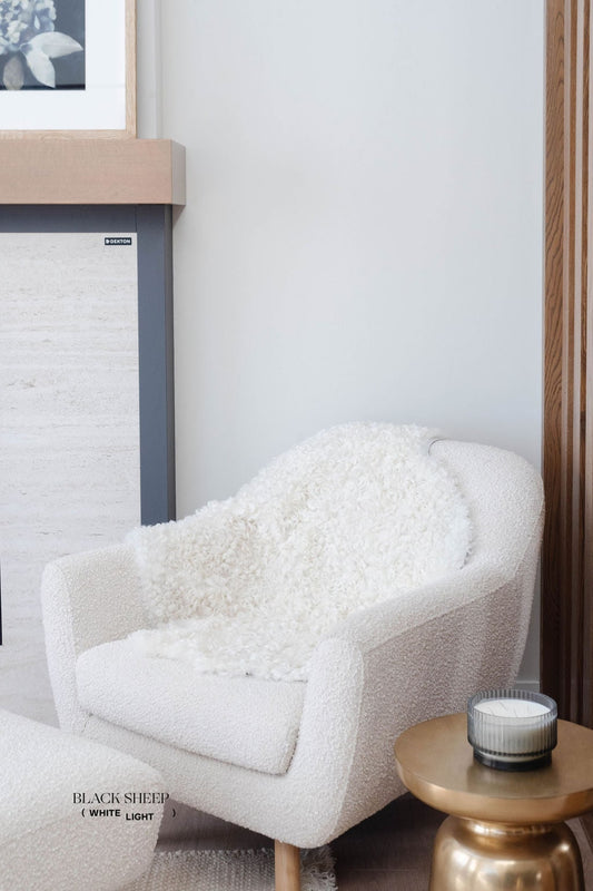 Peau de mouton Gotland en laine courte blanche