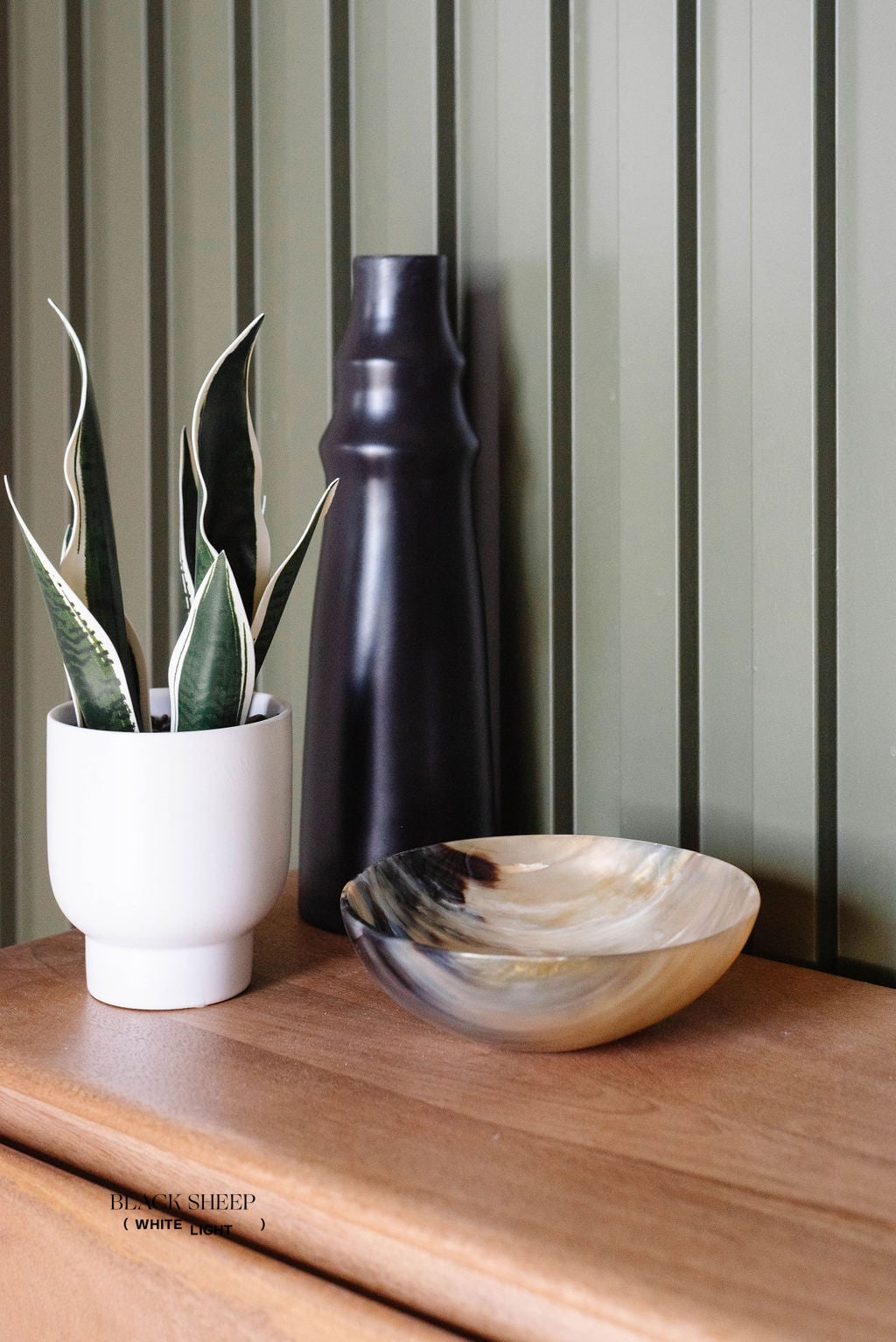 Ankole Horn Light Round Bowl - Black Sheep (White Light)