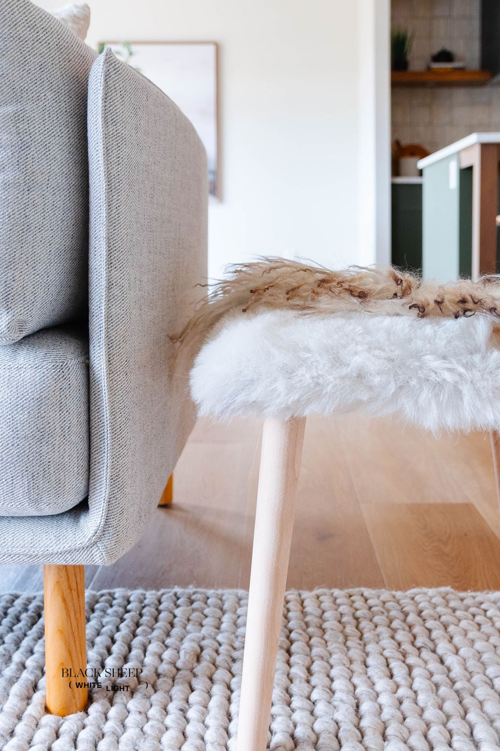 Mélange Sheepskin Stool, cushionless - Black Sheep (White Light)