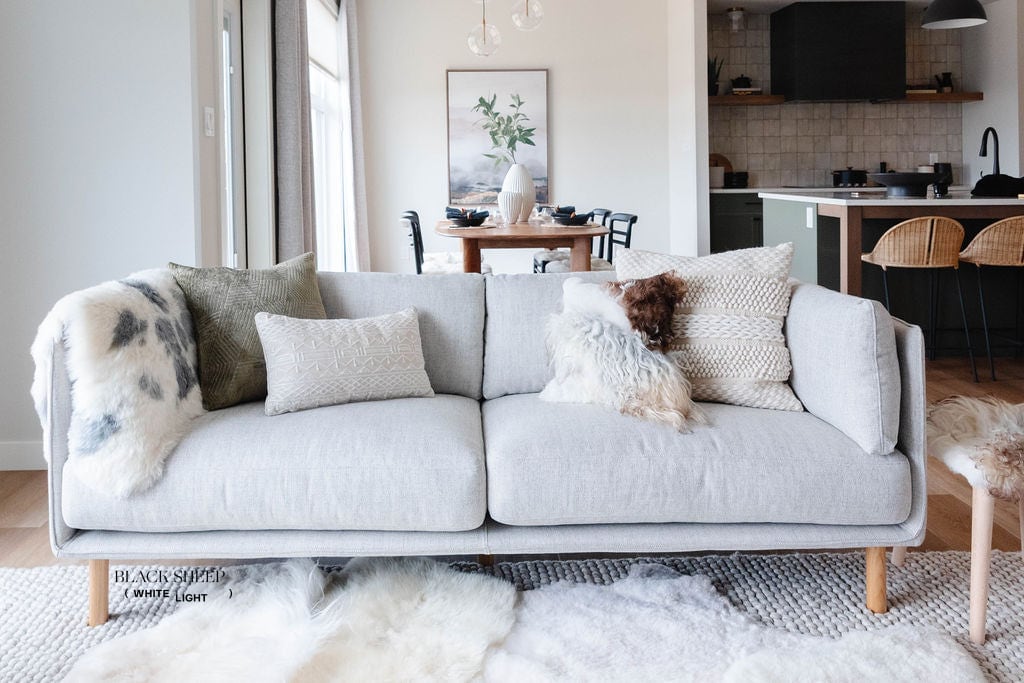 Mélange Sheepskin Pillow, curly wool - Black Sheep (White Light)