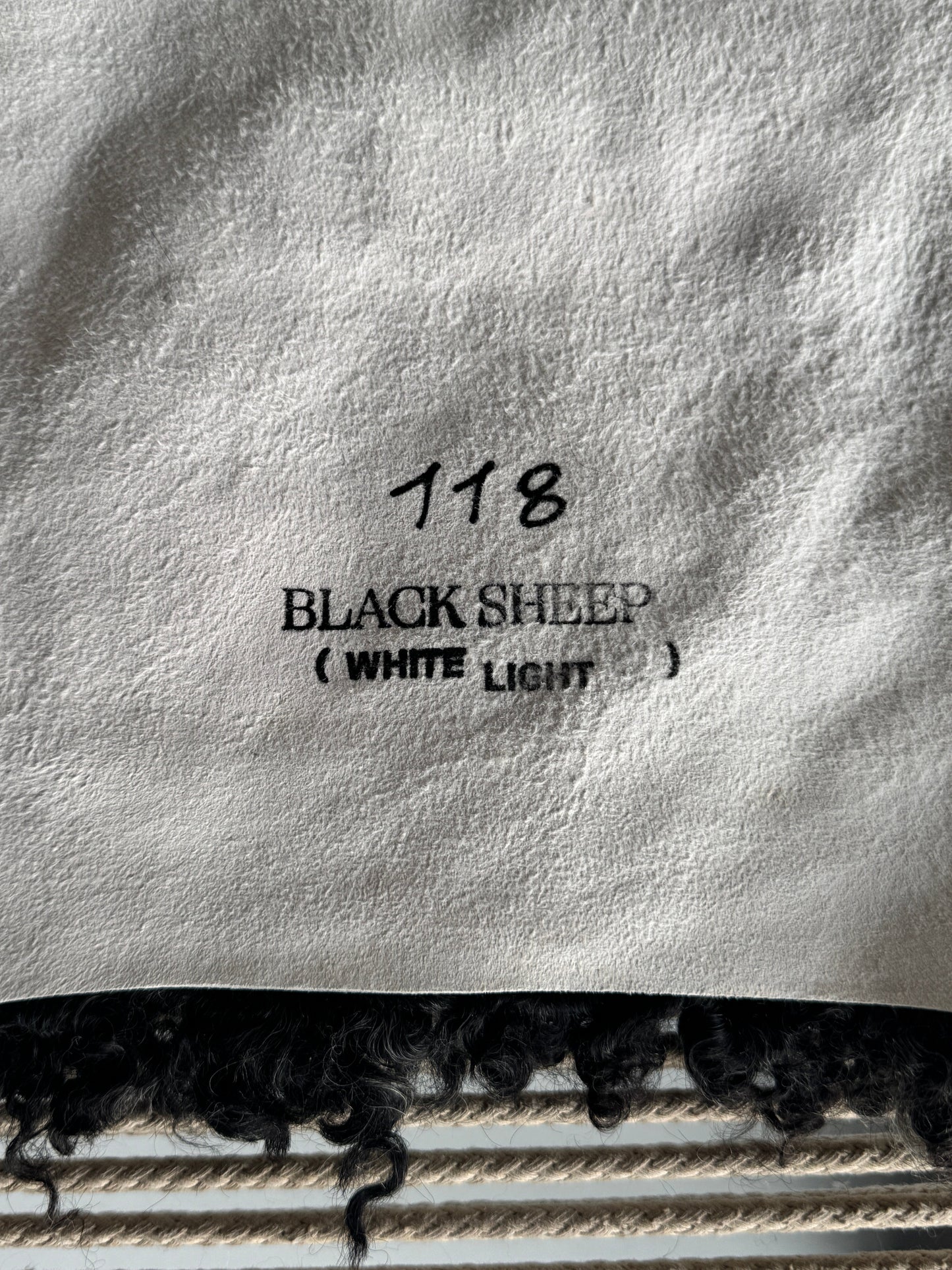 ONE OF A KIND Gotland Dark Edges Medium Wool Sheepskin