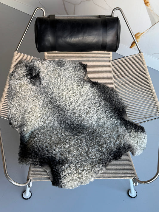 ONE OF A KIND Gotland Medium Wool Dark Edges Sheepskin