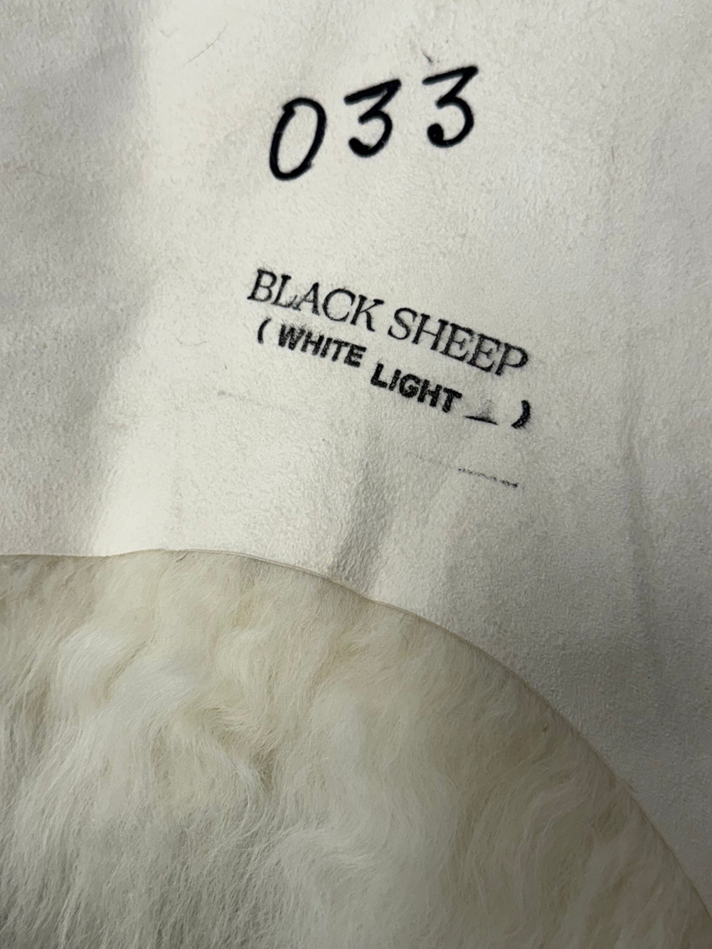 ONE OF A KIND Icelandic Spotted Random Grey and White Sheepskin