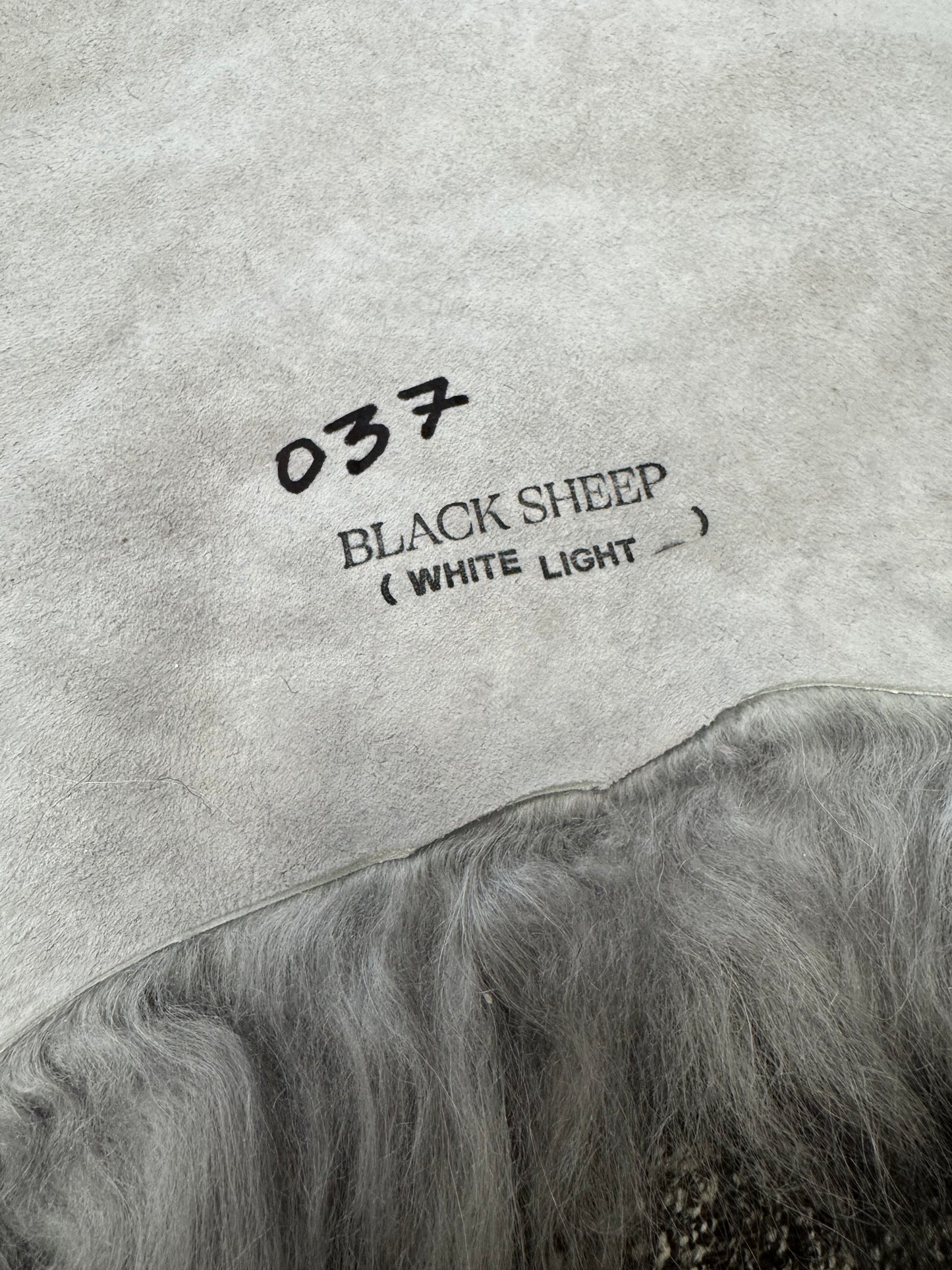 ONE OF A KIND Long Wool Icelandic Grey Ends Sheepskin