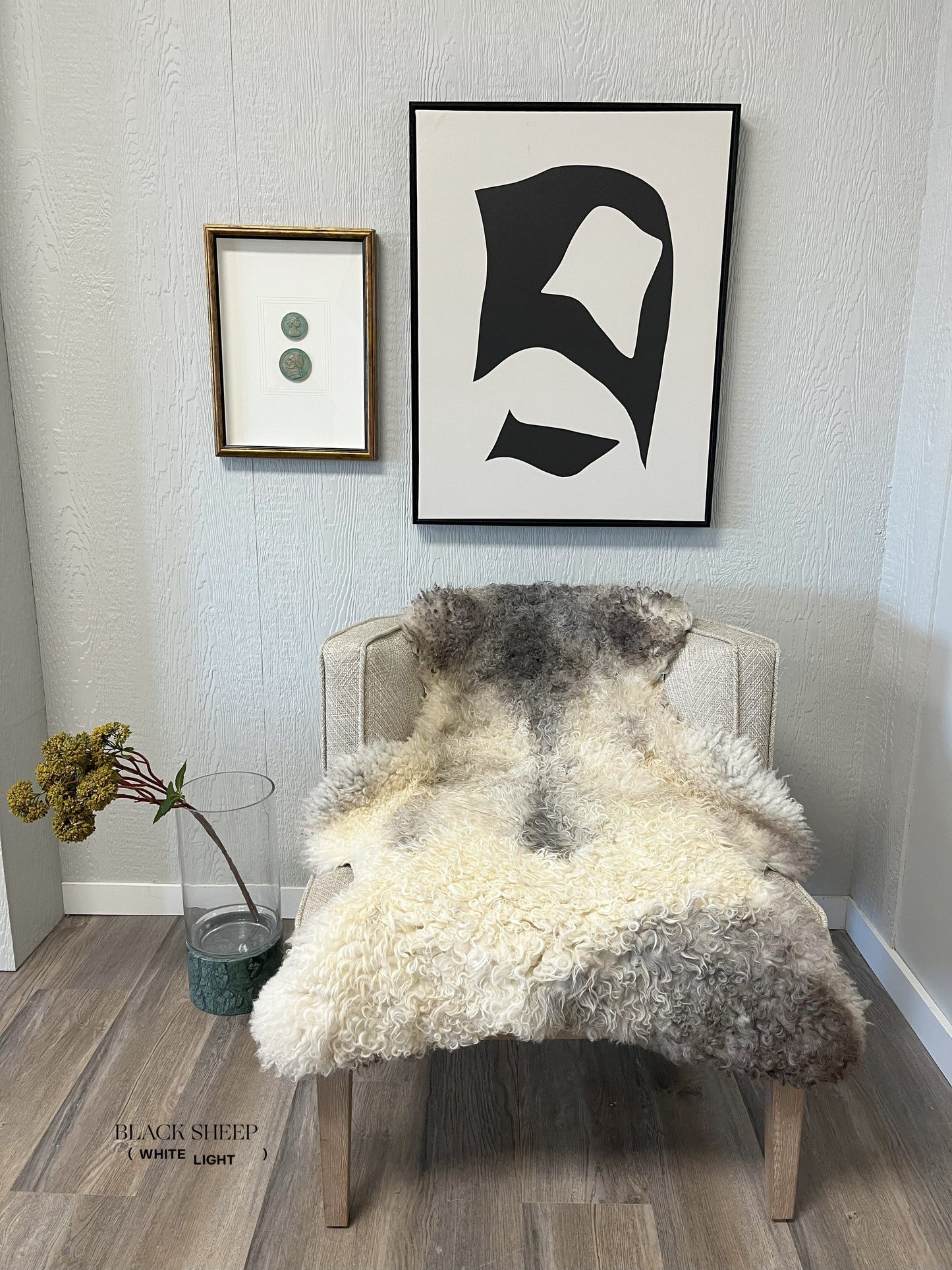 ONE OF THE KIND Gotland White Medium Wool Sheepskin - Black Sheep (White Light)