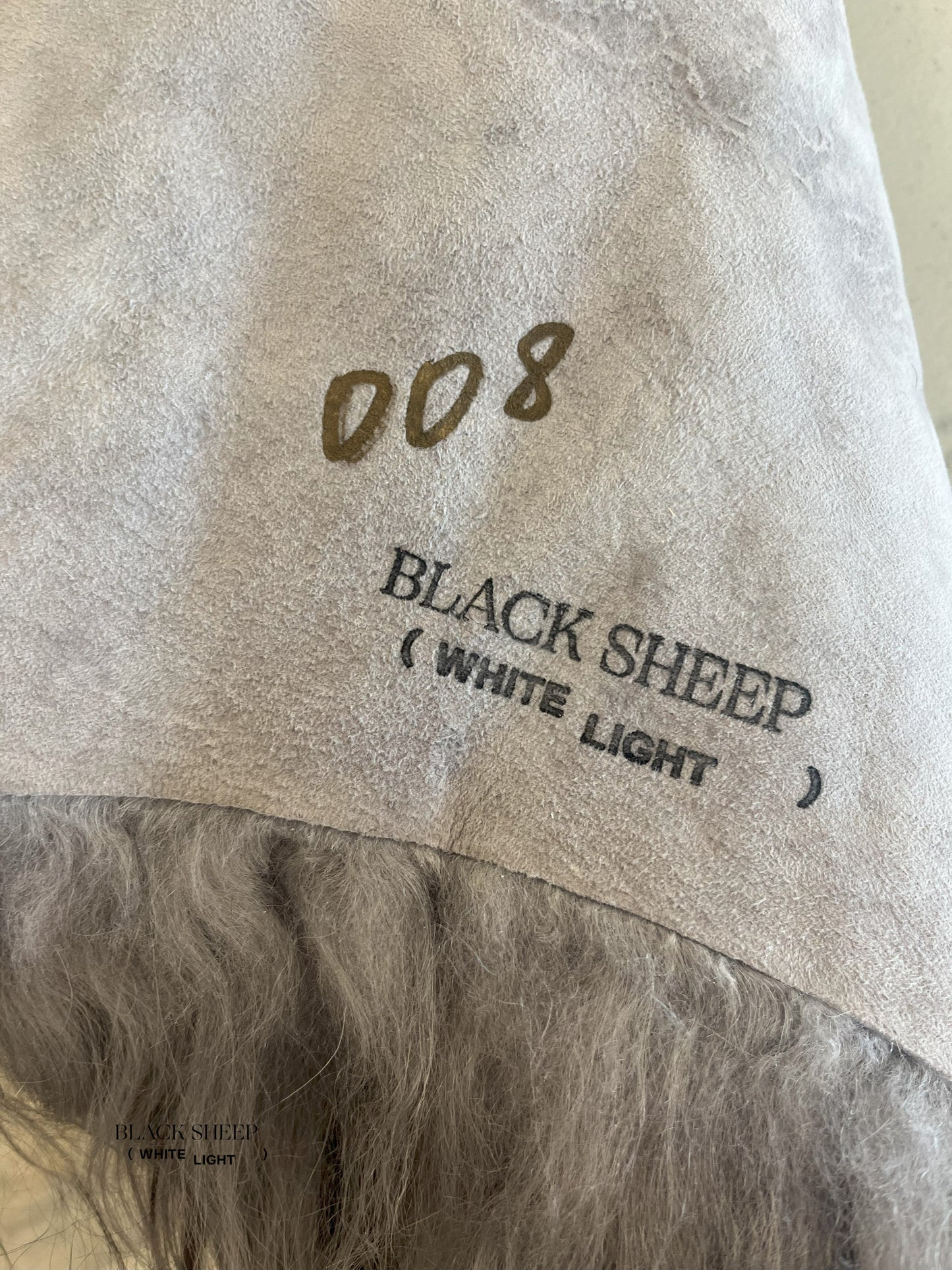 ONE OF THE KIND Icelandic Grey Dark Ends Sheepskin - Black Sheep (White Light)