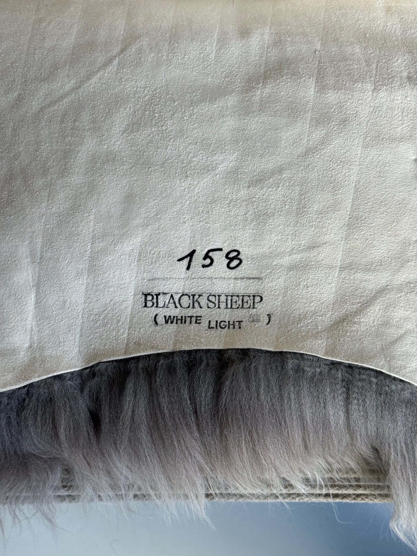 ONE OF A KIND Blend Light Grey Welsh Sheepskin