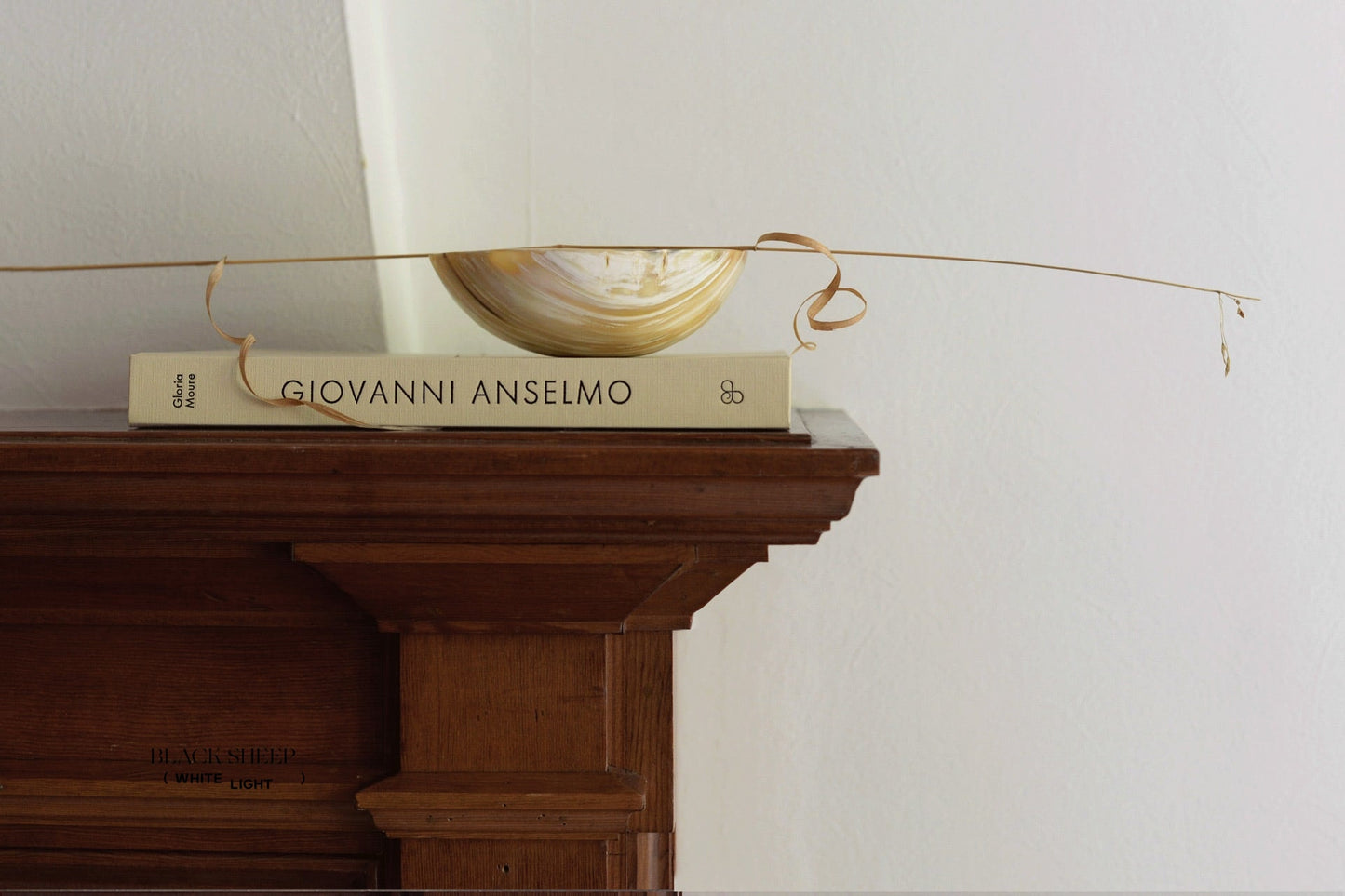 Ankole Horn Light Round Bowl - Black Sheep (White Light)