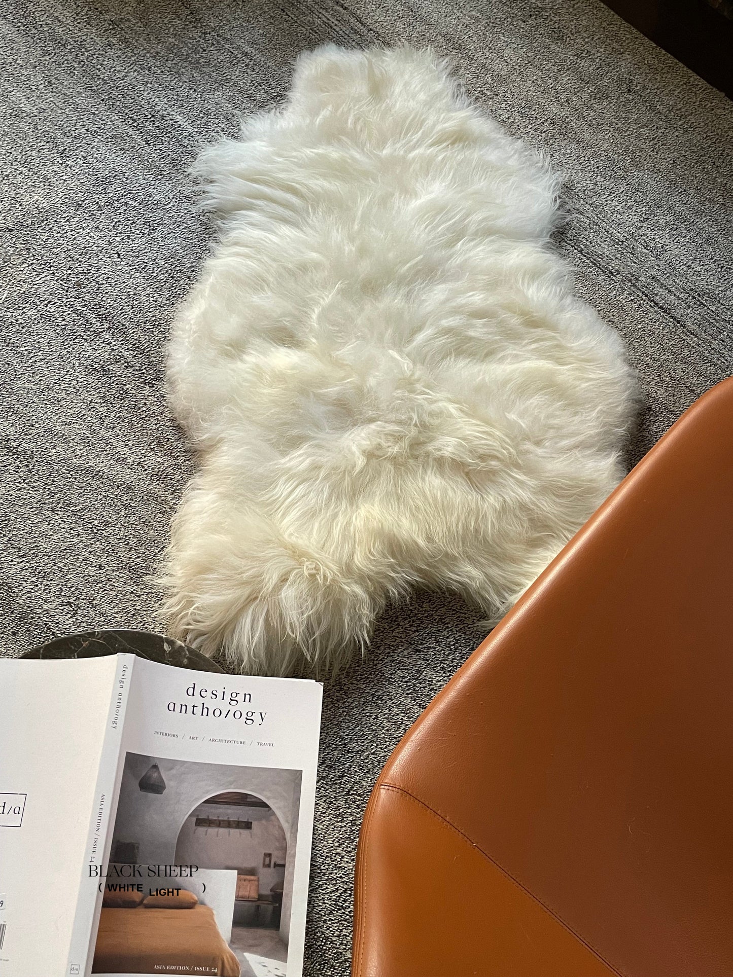 White Icelandic Sheepskin - Black Sheep (White Light)