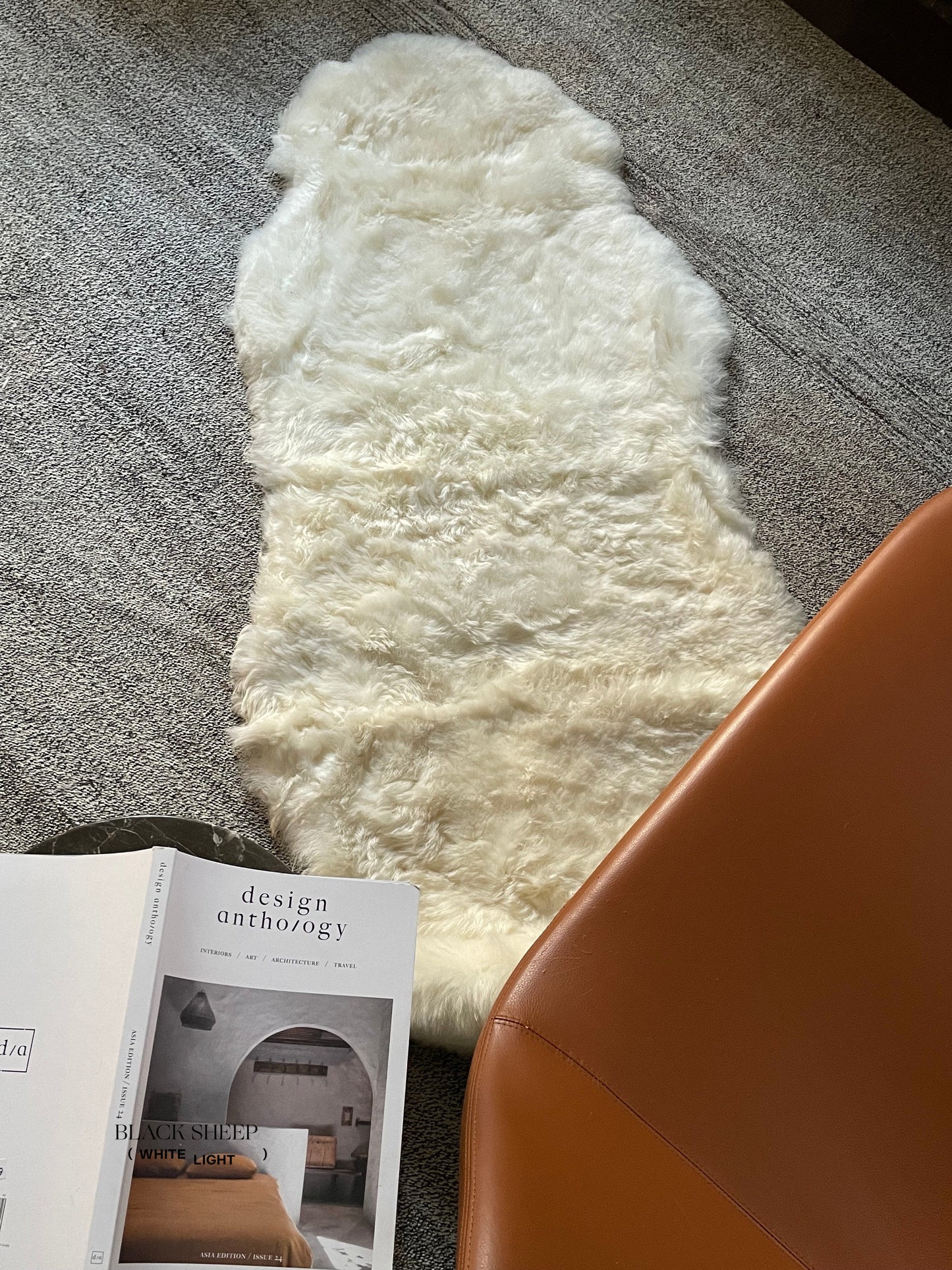 Shorn White Double Icelandic Sheepskin - Black Sheep (White Light)