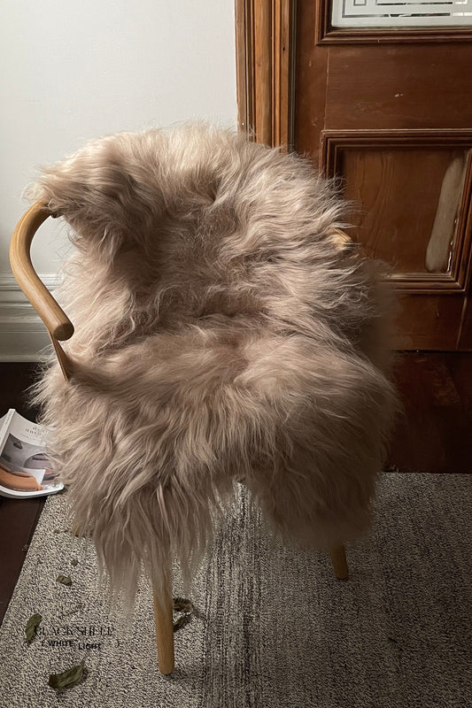 Camel Icelandic Sheepskin - Black Sheep (White Light)