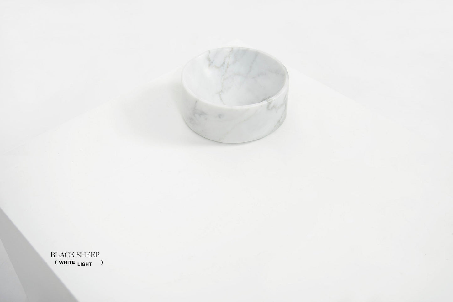 Bianco Carrara Marble Deep Dish - Black Sheep (White Light)