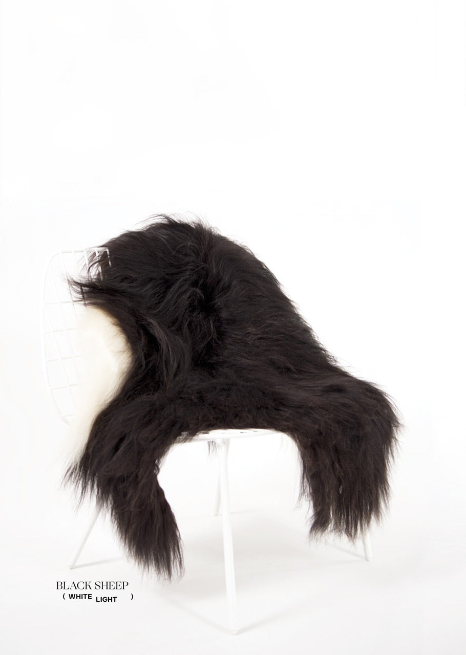 Spotted Icelandic Sheepskin | Maximal - Black Sheep (White Light)