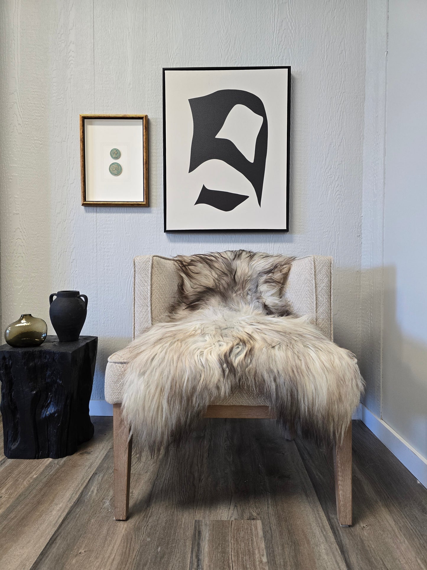 ONE OF THE KIND Small Long wool Icelandic Sheepskin in Light Natural Grey. - Black Sheep (White Light)