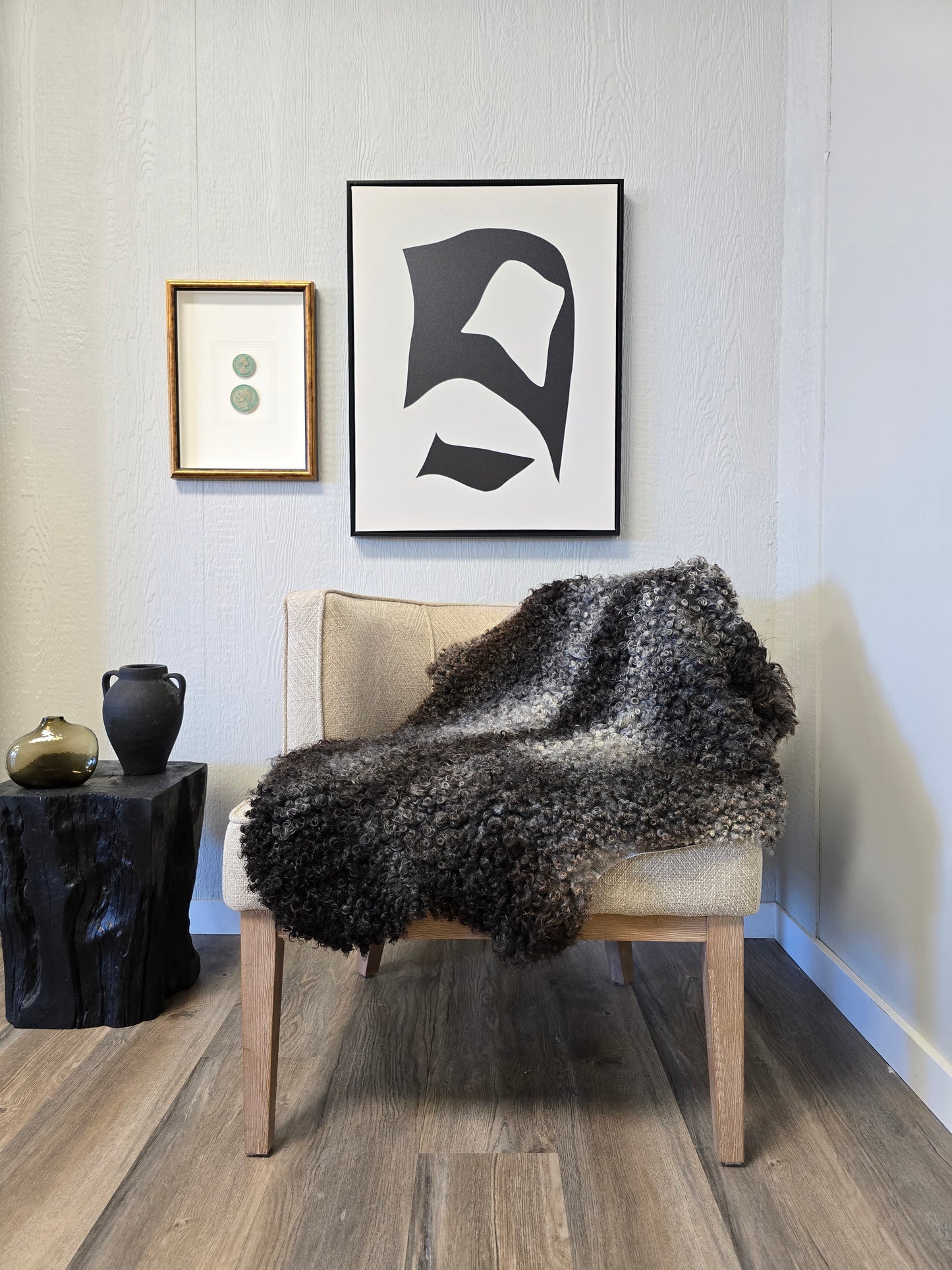 ONE OF THE KIND Gotland Charcoal Salt and Pepper Medium Wool Sheepskin - Black Sheep (White Light)