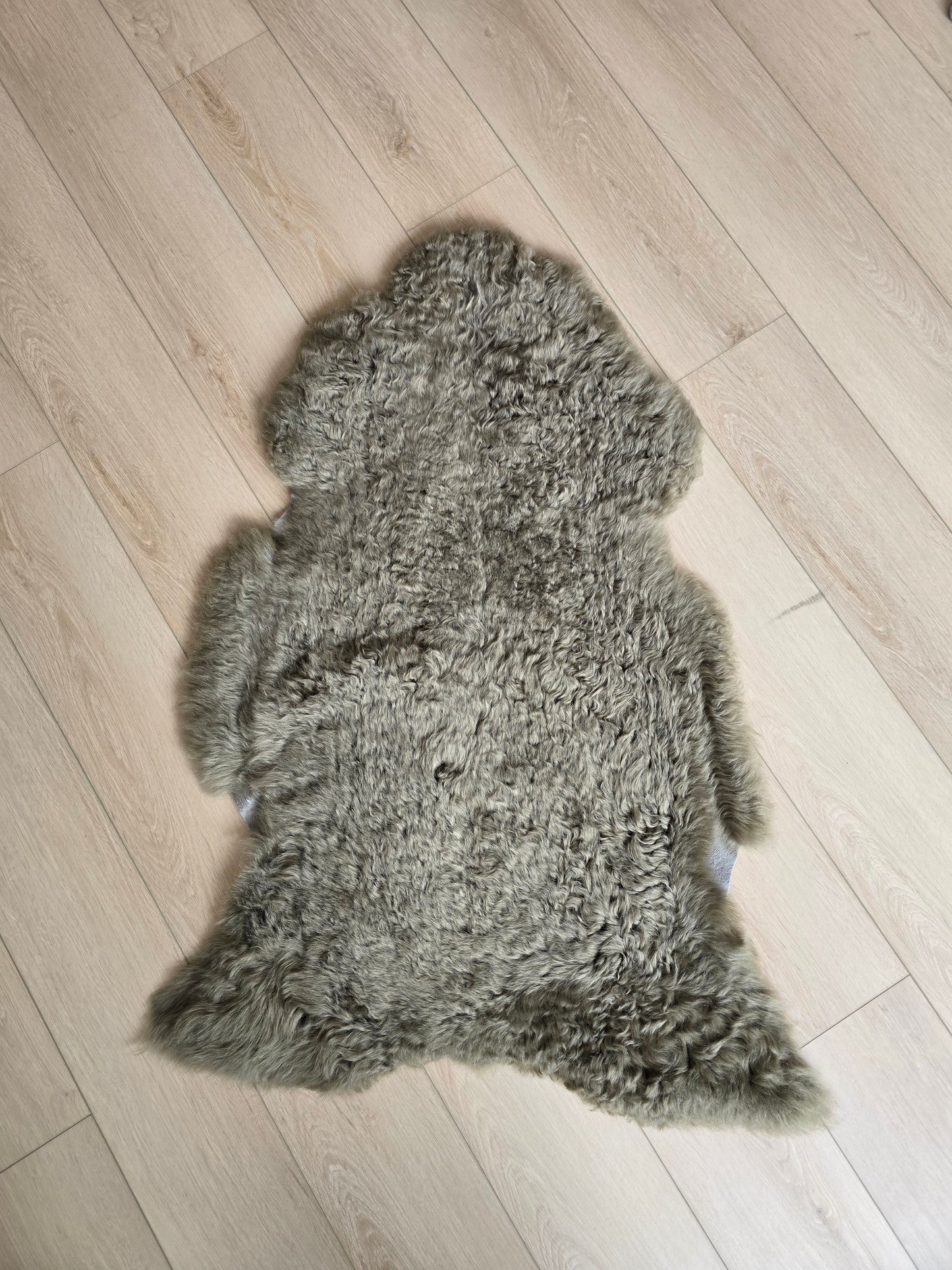 ONE OF A KIND Olive Medium Wool Swedish Sheepskin