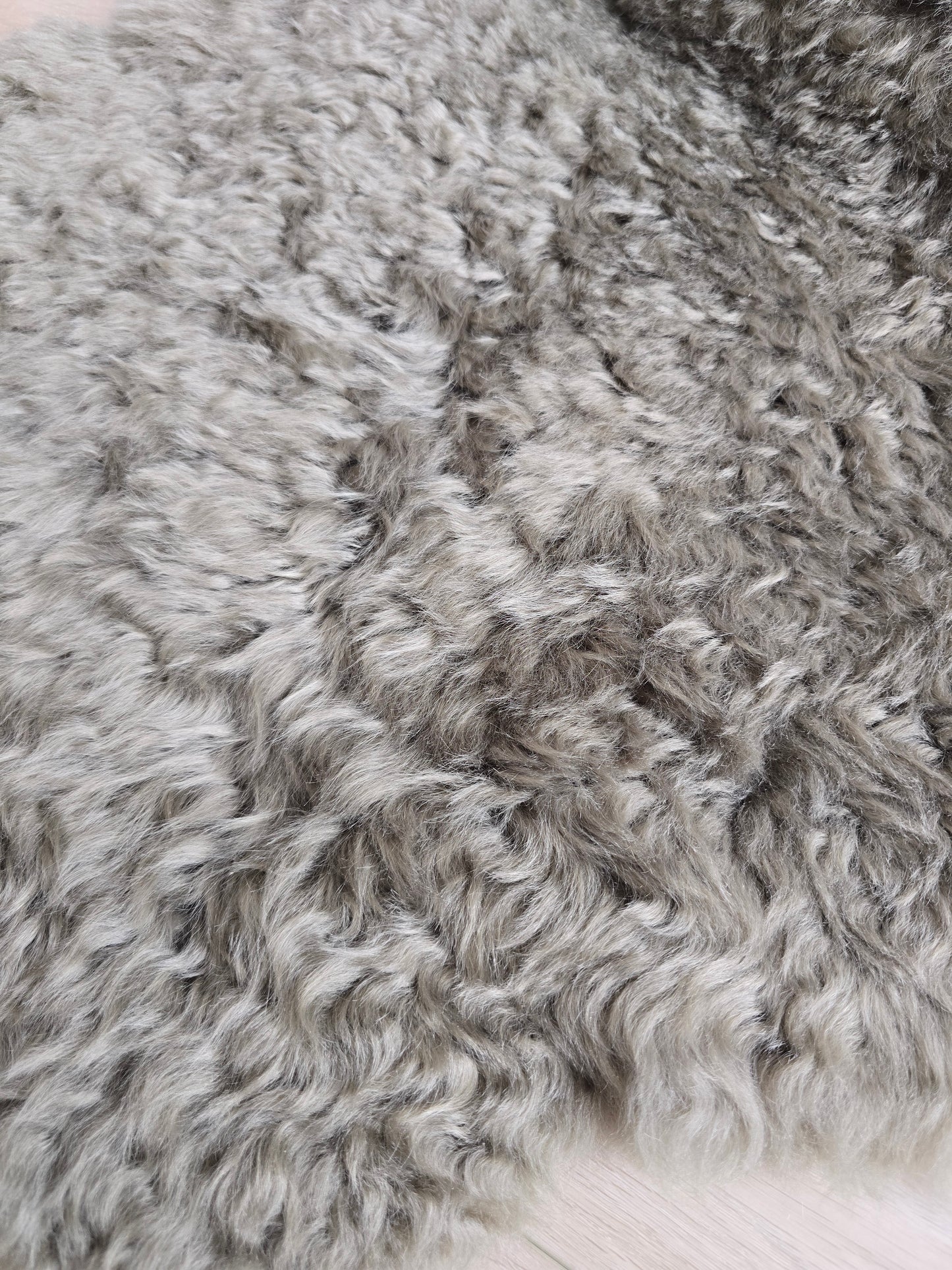 ONE OF A KIND Olive Medium Wool Swedish Sheepskin