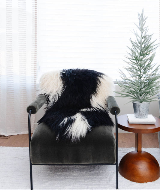 Black Spotted Icelandic Sheepskin | Random