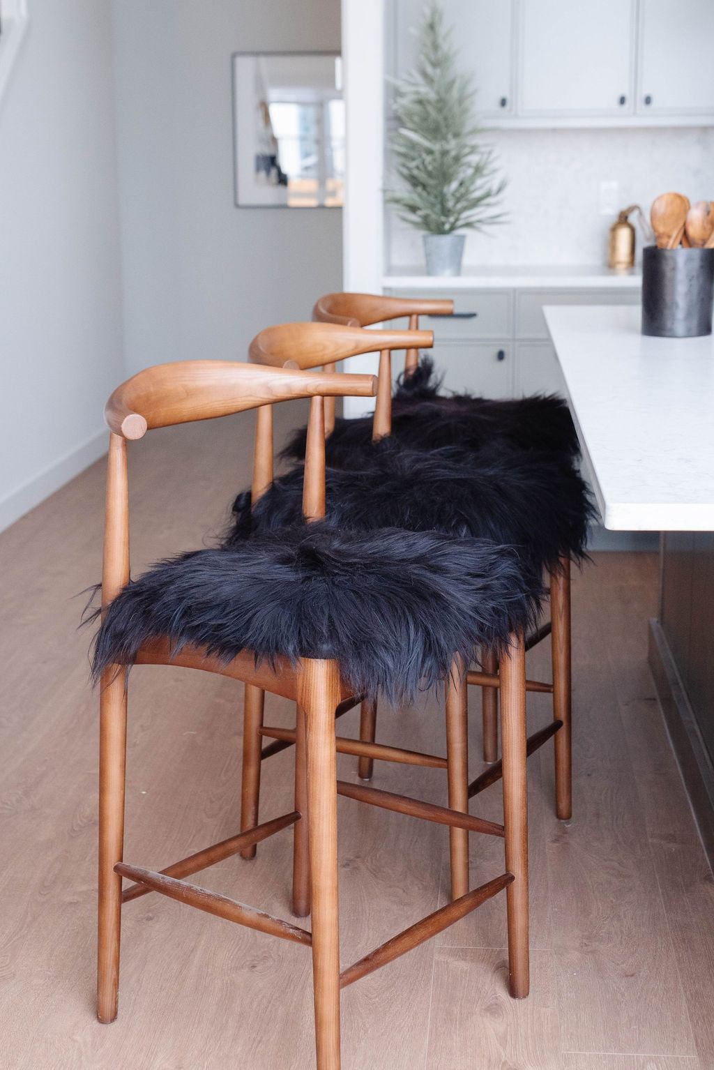 Cojín de silla de piel de oveja islandesa negra