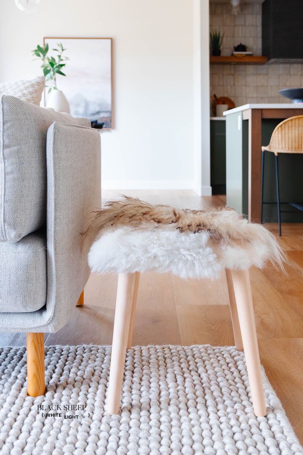 Mélange Sheepskin Stool, cushionless - Black Sheep (White Light)