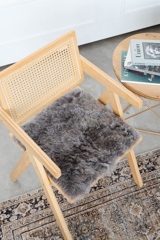 Coussin de chaise en peau de mouton islandais Shorn Mineral