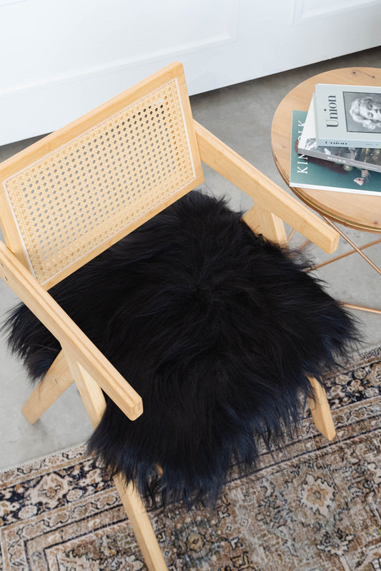 Coussin de chaise en peau de mouton islandais noir