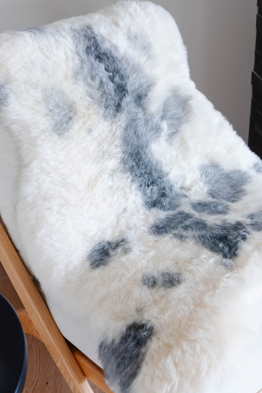 Shorn Spotted Icelandic Sheepskin | Random - Black Sheep (White Light)