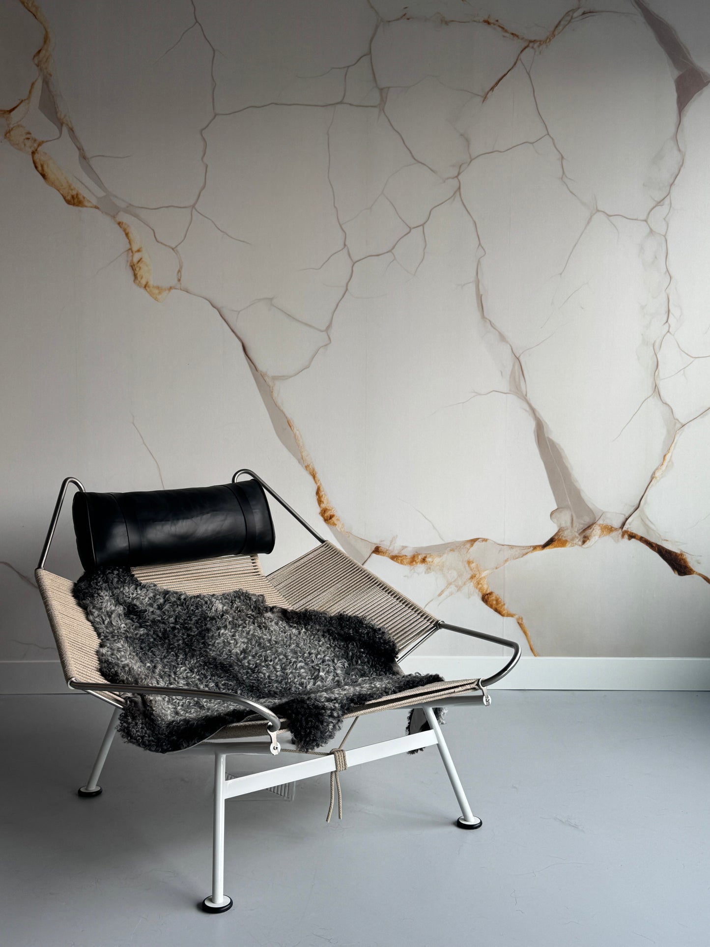 ONE OF A KIND Gotland Dark Edges Medium Wool Sheepskin