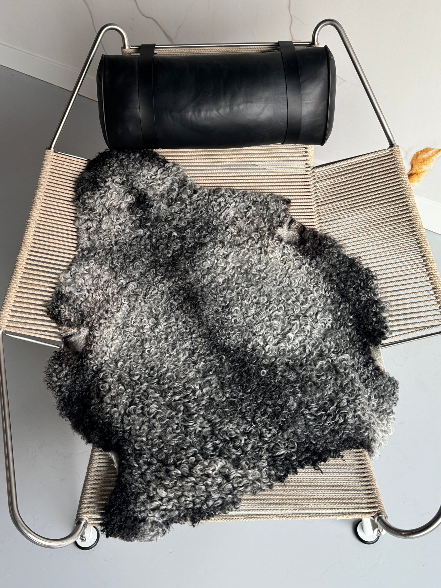 ONE OF A KIND Gotland Dark Edges Medium Wool Sheepskin