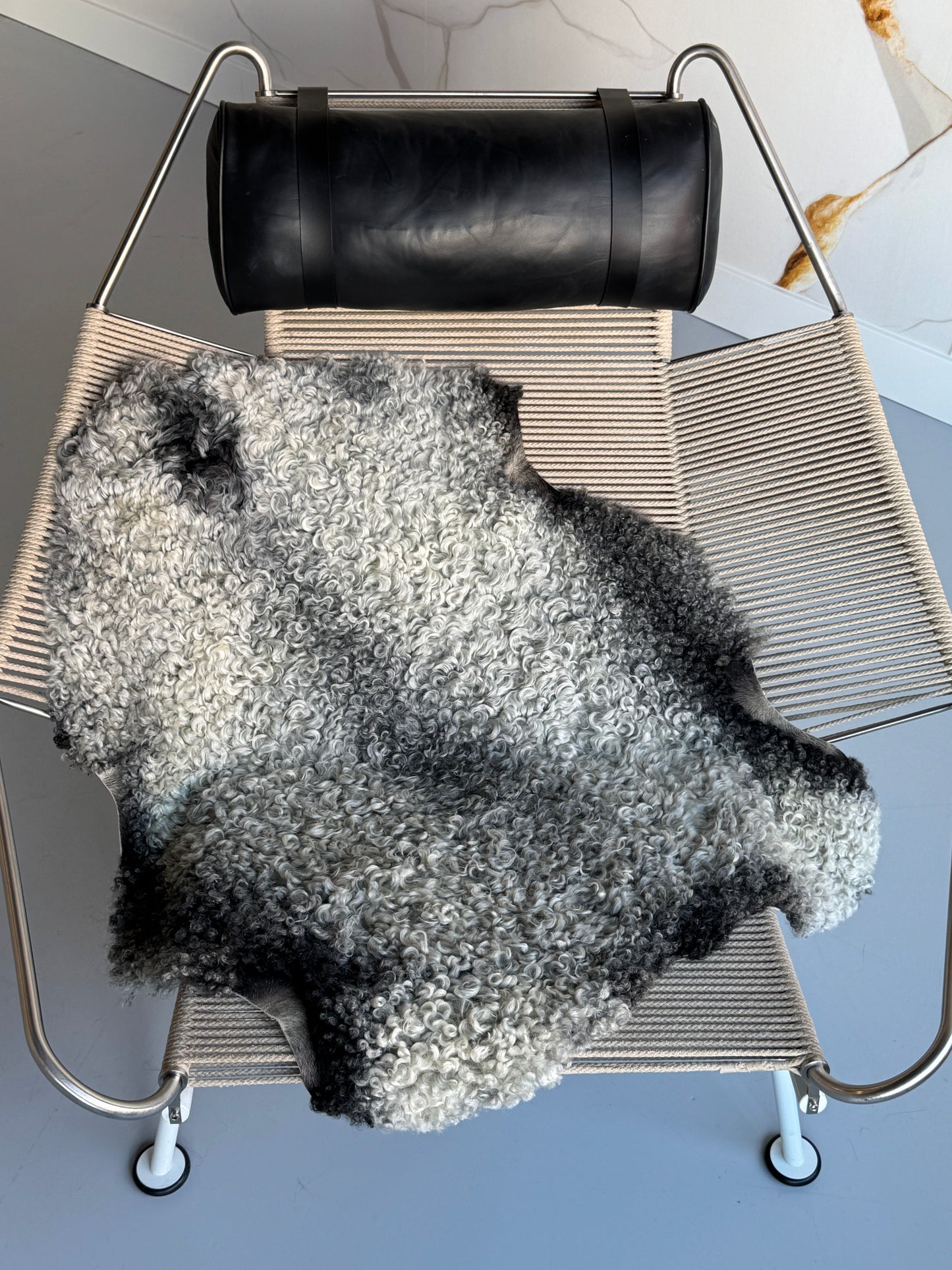 ONE OF A KIND Gotland Medium Wool Dark Edges Sheepskin