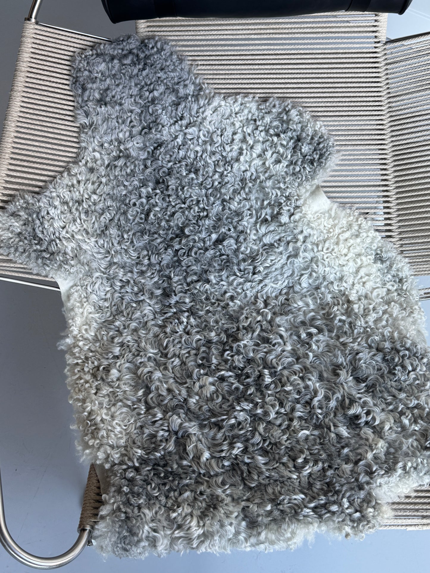 ONE OF A KIND Gotland Medium Wool Light Silver Sheepskin