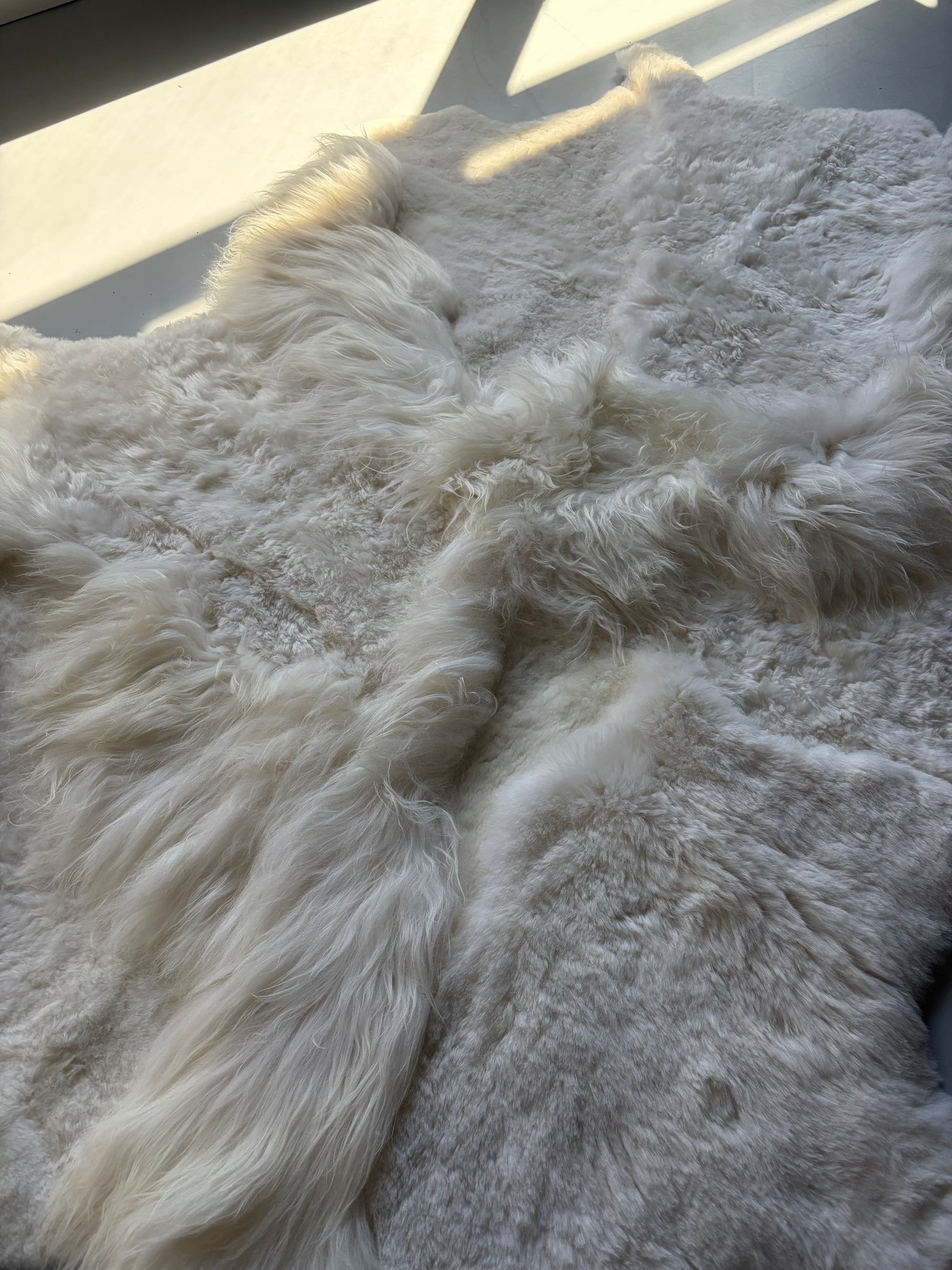 White/Cream Sheepskin Rug