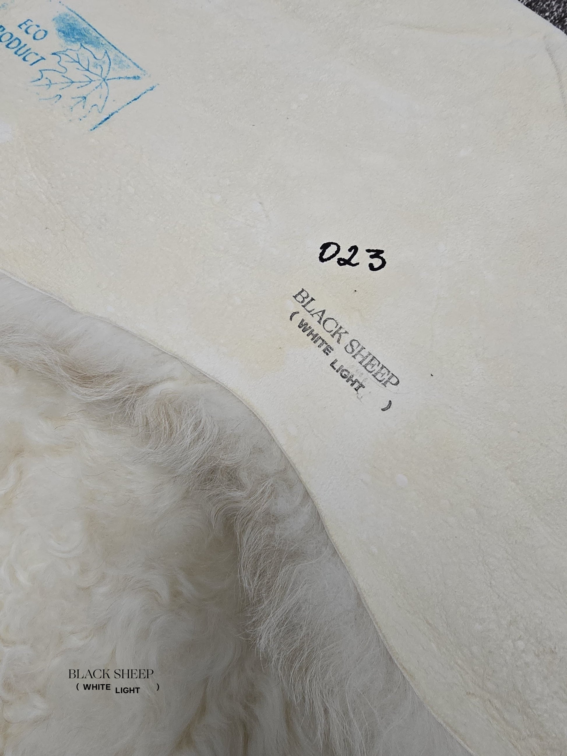 ONE OF THE KIND Icelandic Shorn White/Cream Sheepskin - Black Sheep (White Light)