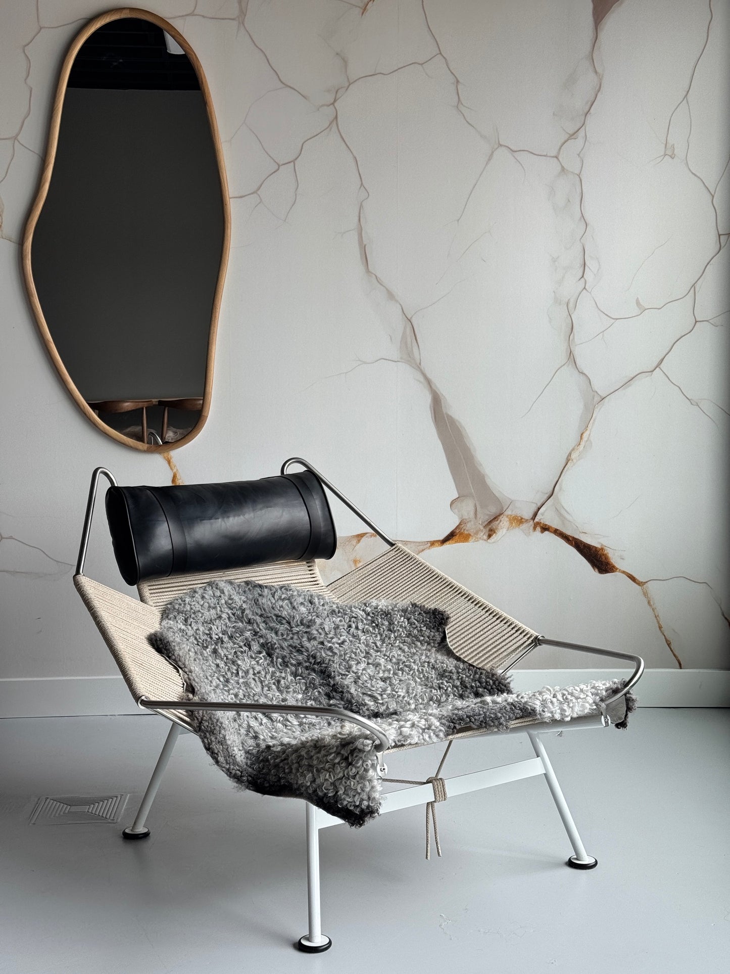 ONE OF A KIND Symmetrical Light Grey Pattern Medium Wool Gotland Sheepskin