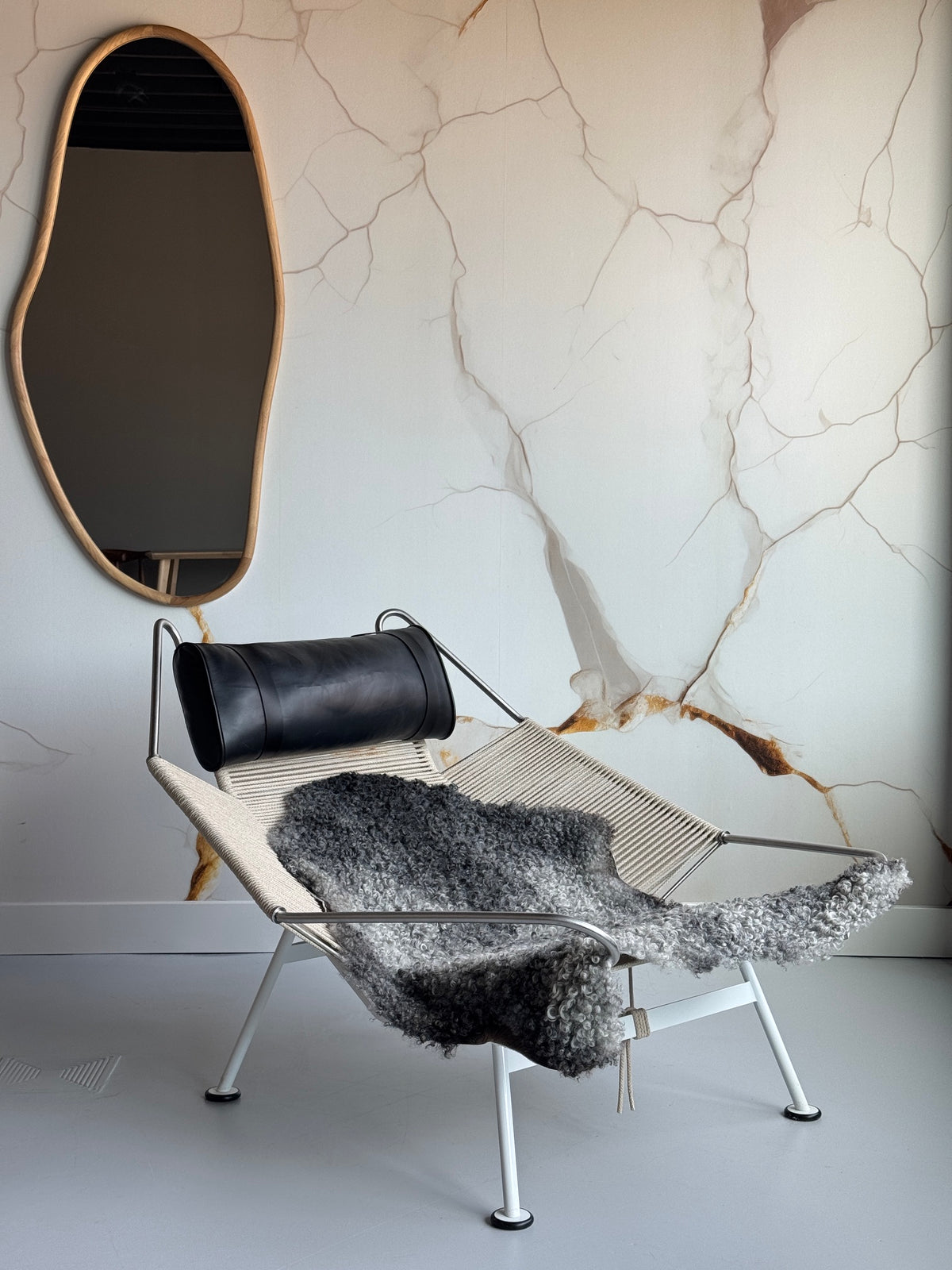 ONE OF A KIND XL Symmetrical Dark Grey Pattern Medium Wool Gotland Sheepskin