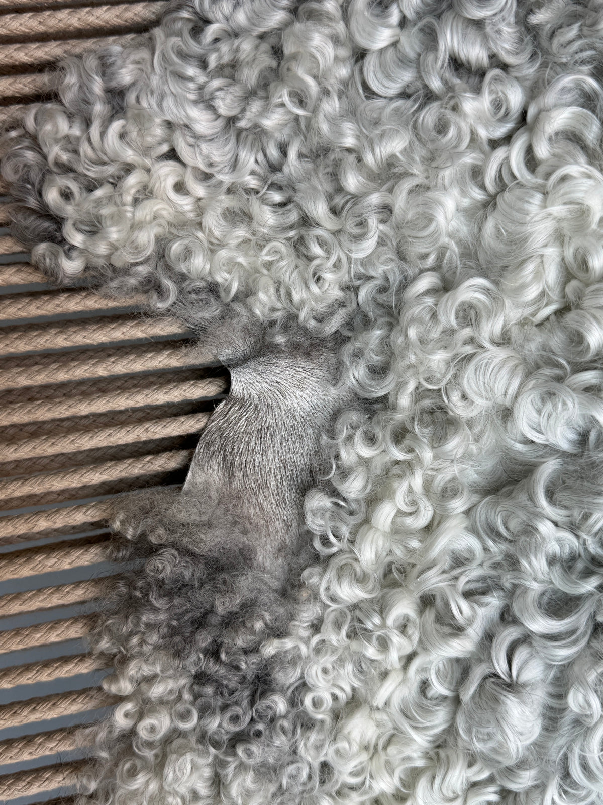 ONE OF A KIND White/Silver Gotland Medium Wool Sheepskin