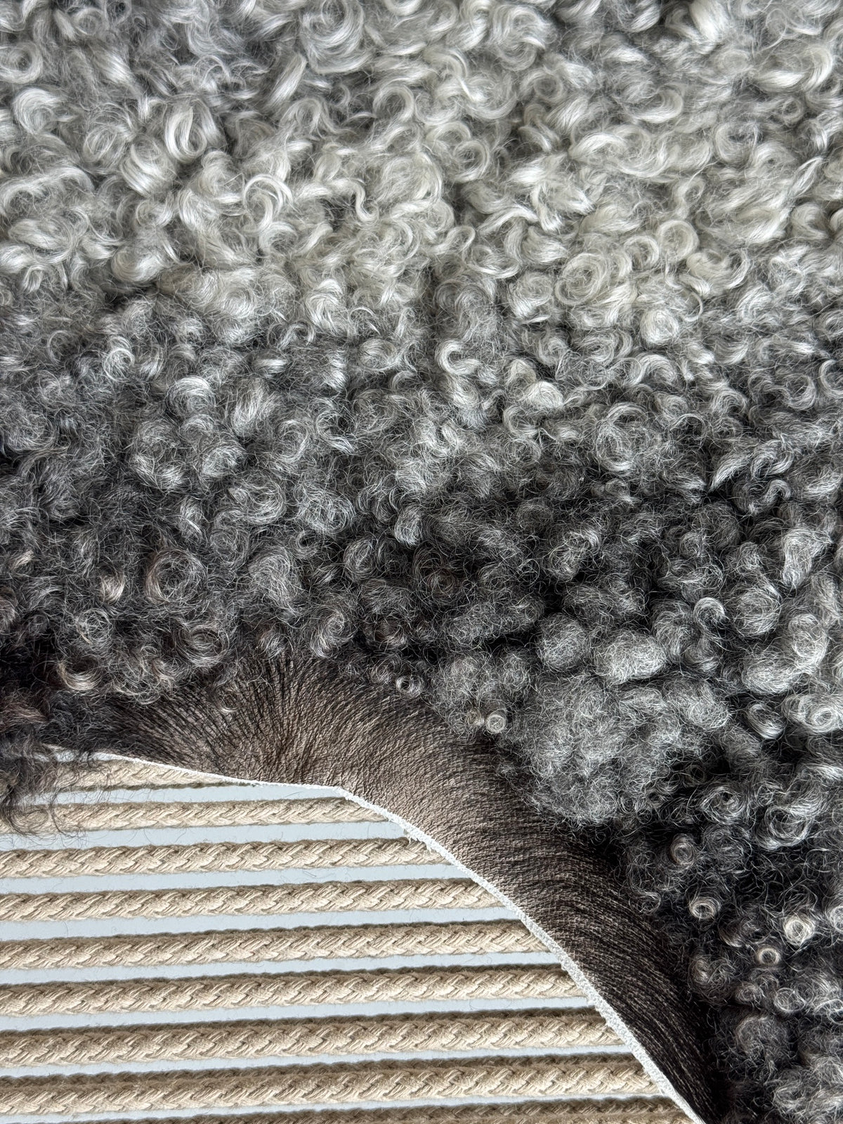 ONE OF A KIND XL Symmetrical Dark Grey Pattern Medium Wool Gotland Sheepskin