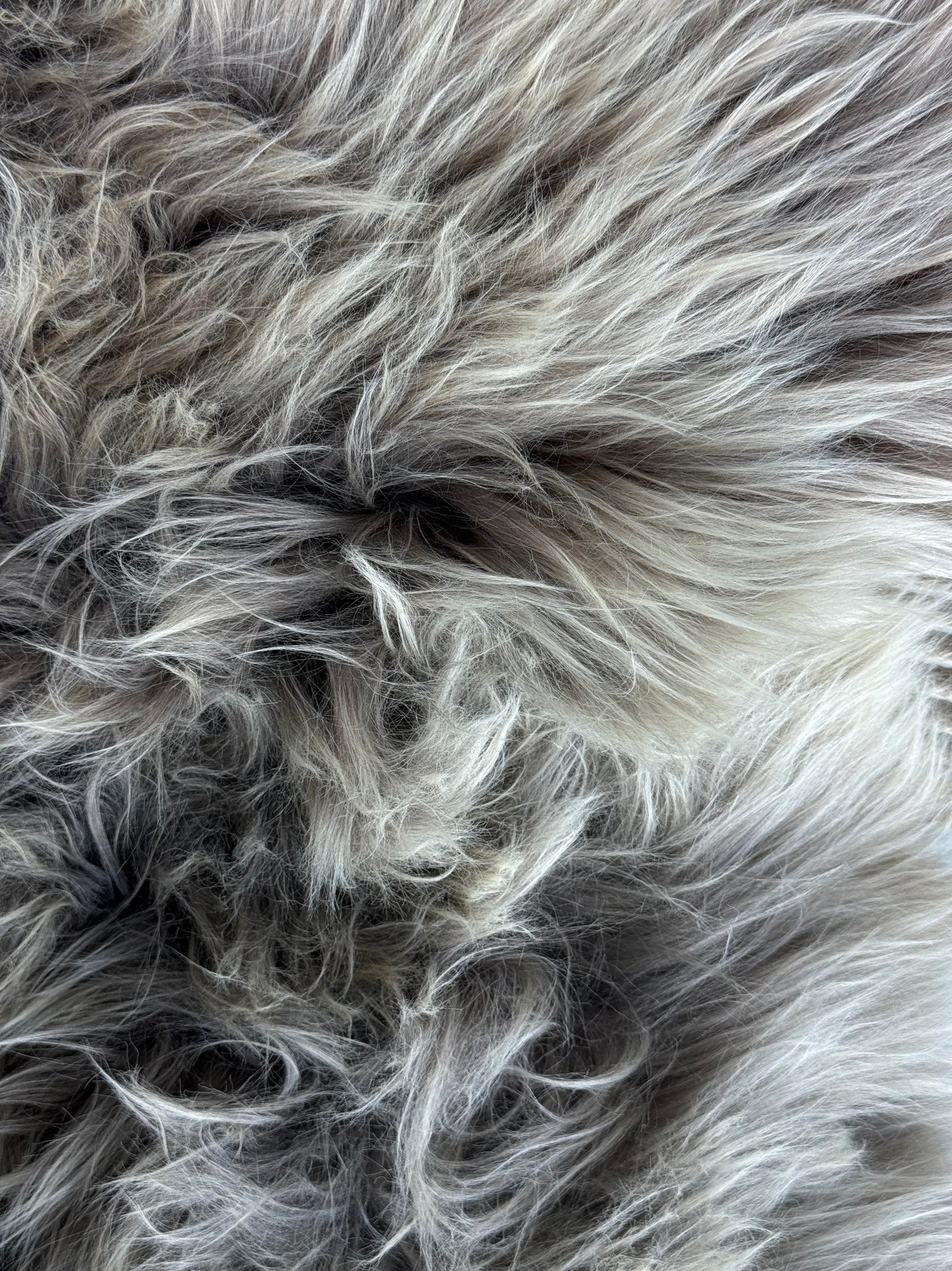 ONE OF A KIND Blend Light Grey Welsh Sheepskin