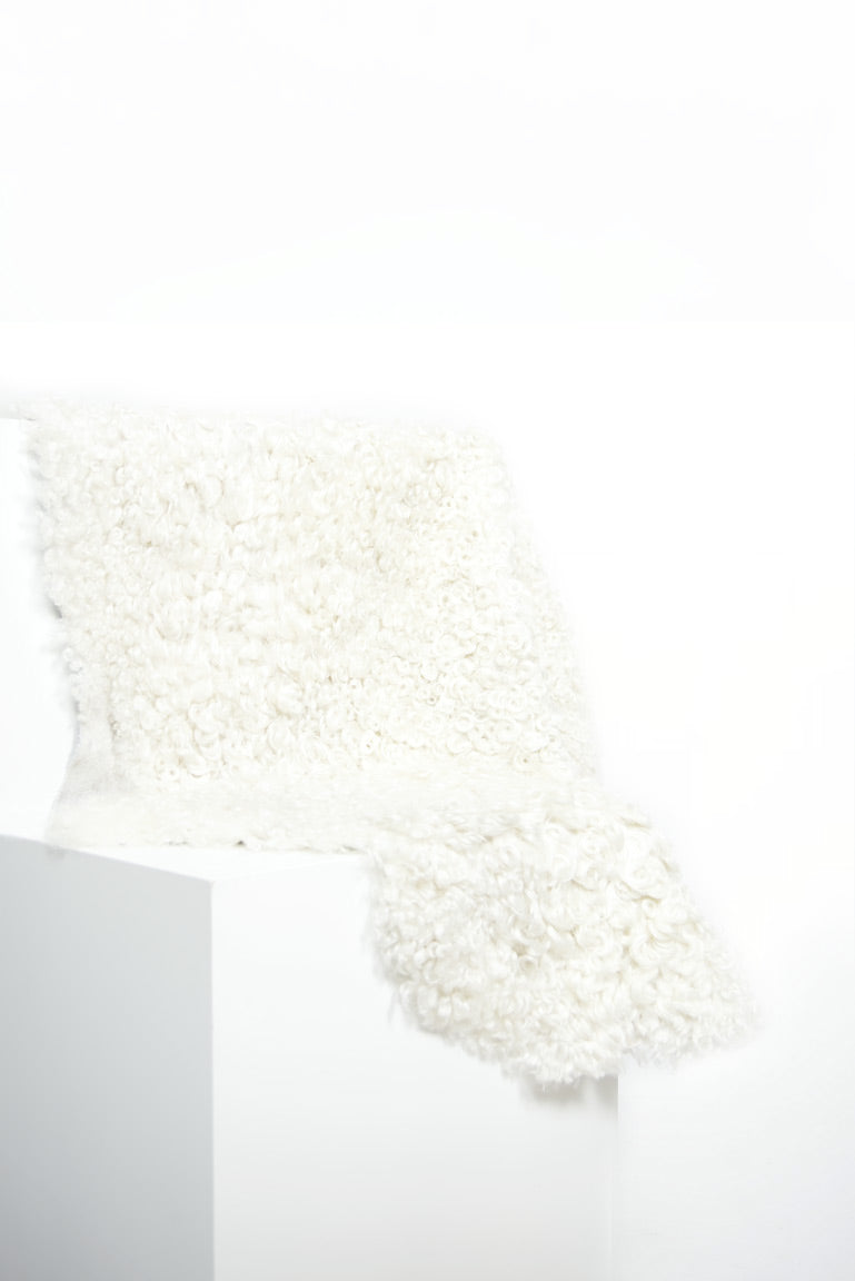 White Short Wool Gotland Sheepskin - Black Sheep (White Light)