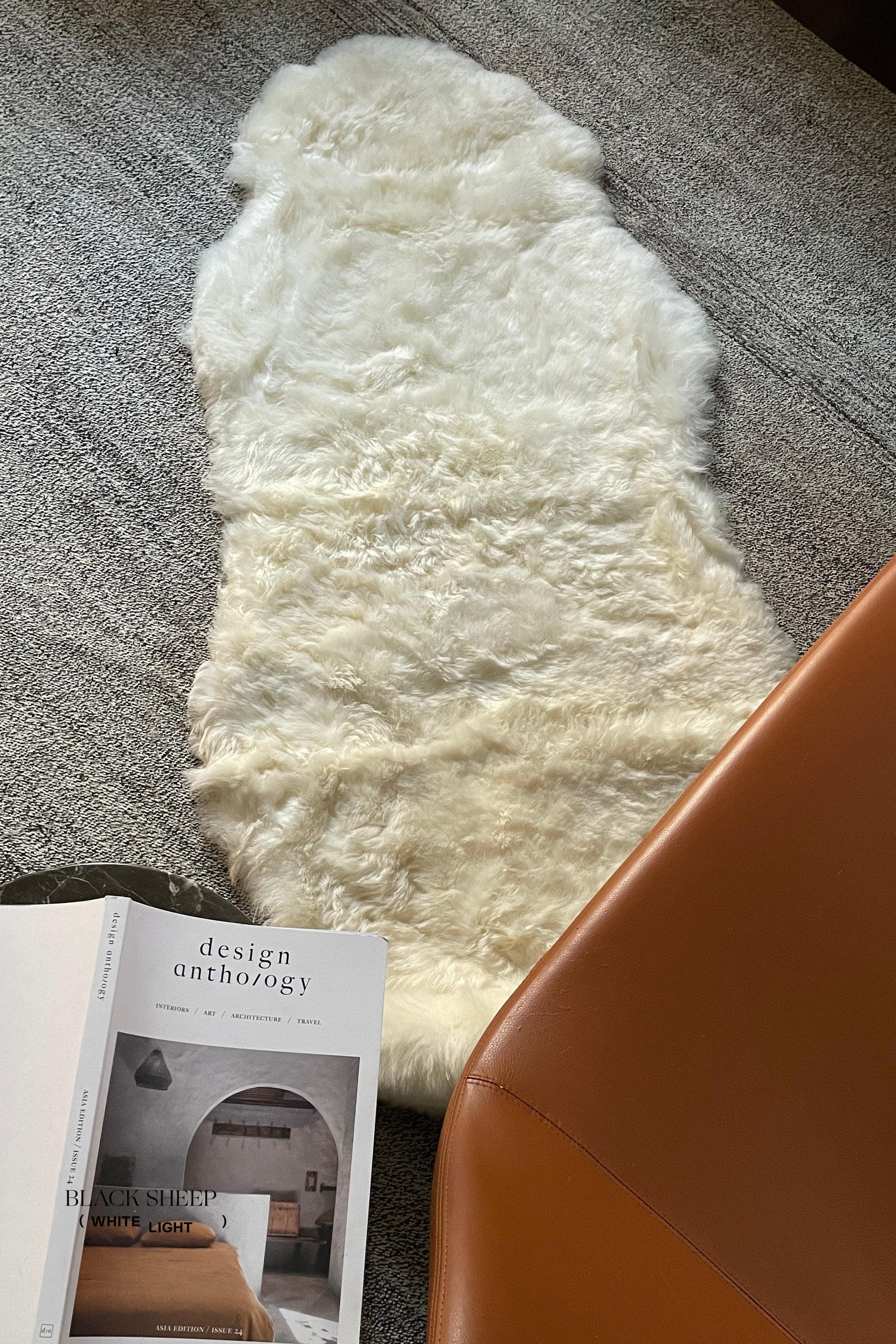 Shorn White Double Icelandic Sheepskin - Black Sheep (White Light)
