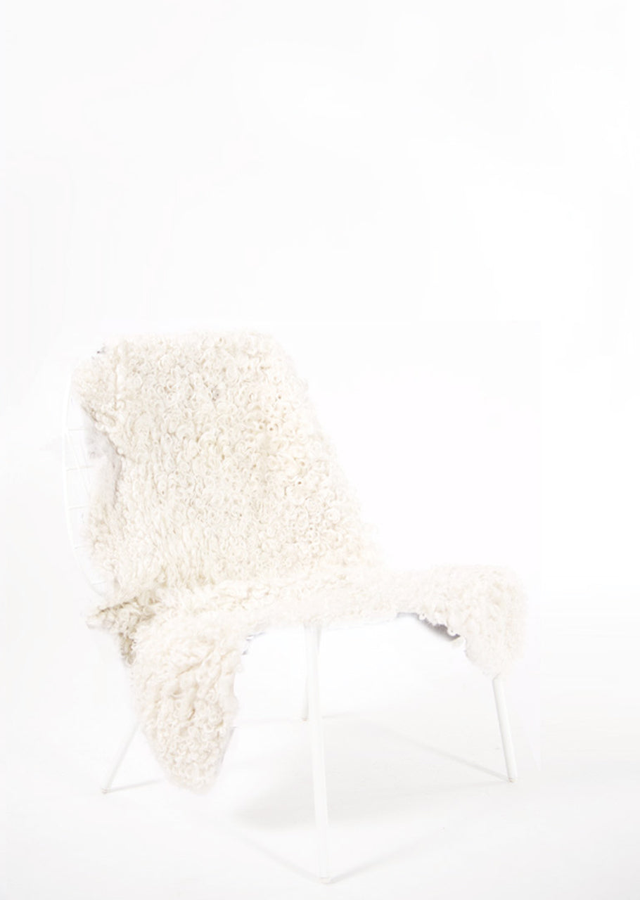 White Short Wool Gotland Sheepskin - Black Sheep (White Light)